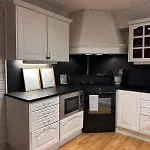 Half Of A Semi-detached House With 2 Bedrooms, 1100 M To Center! Tromsø