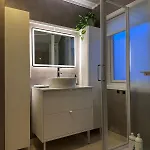 Half Of A Semi-detached House With 2 Bedrooms, 1100 M To Center! *