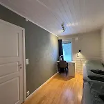 Half Of A Semi-detached House With 2 Bedrooms, 1100 M To Center! Tromsø