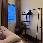 Half Of A Semi-detached House With 2 Bedrooms, 1100 M To Center! * Tromsø