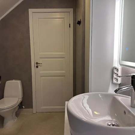 Half Of A Semi-detached House With 2 Bedrooms, 1100 M To Center! Apartamento