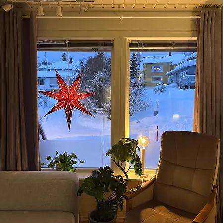 Half Of A Semi-detached House With 2 Bedrooms, 1100 M To Center! アパート *