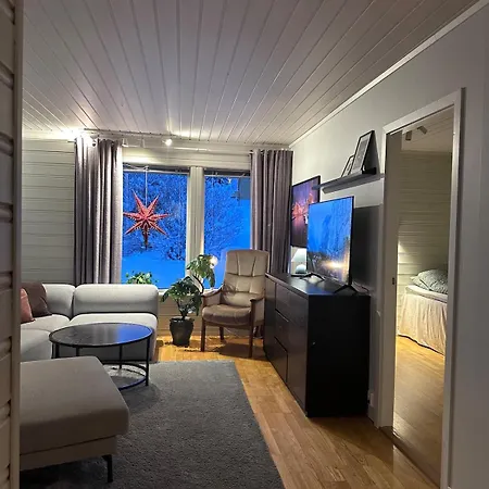 Half Of A Semi-detached House With 2 Bedrooms, 1100 M To Center!