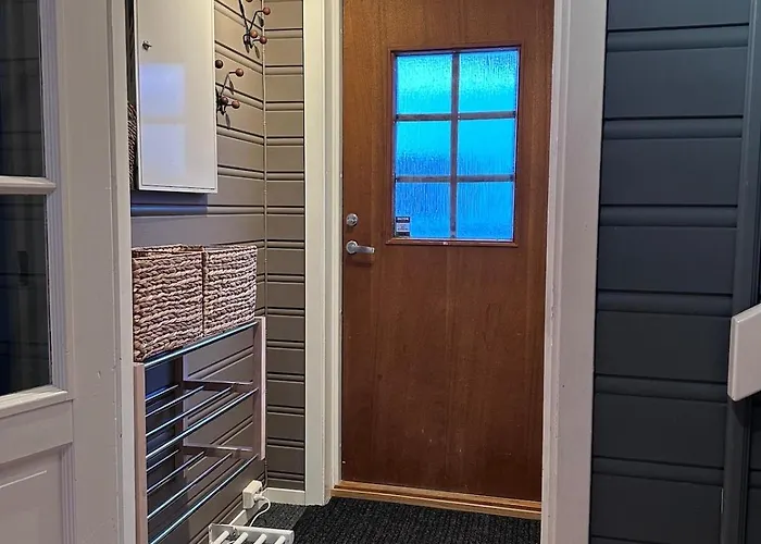 Half Of A Semi-detached House With 2 Bedrooms, 1100 M To Center! *