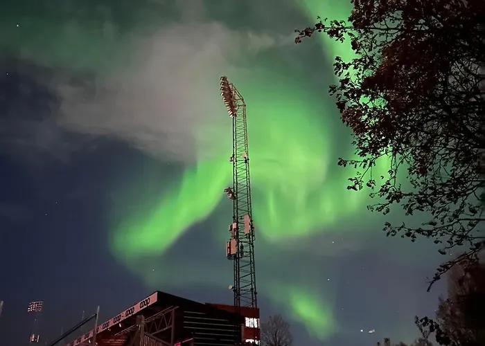 Half Of A Semi-detached House With 2 Bedrooms, 1100 M To Center! Apartamento *