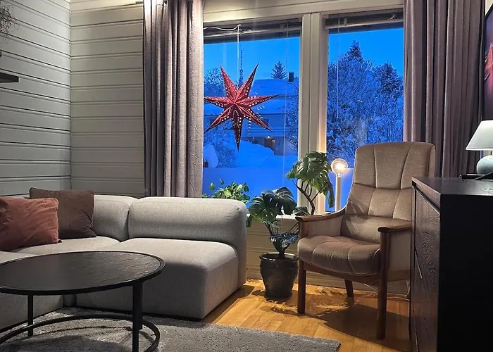 Half Of A Semi-detached House With 2 Bedrooms, 1100 M To Center! *