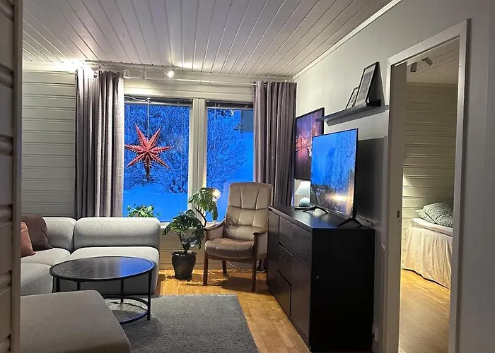 Half Of A Semi-detached House With 2 Bedrooms, 1100 M To Center!