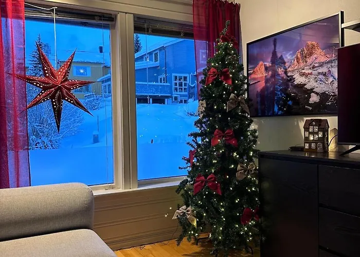 Half Of A Semi-detached House With 2 Bedrooms, 1100 M To Center! Apartamento Tromsø